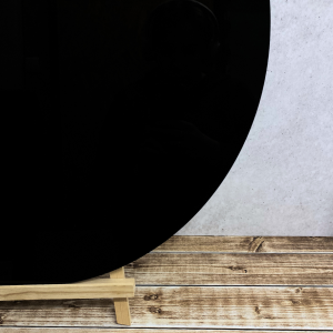 Okrągła baza z czarnej pleksi